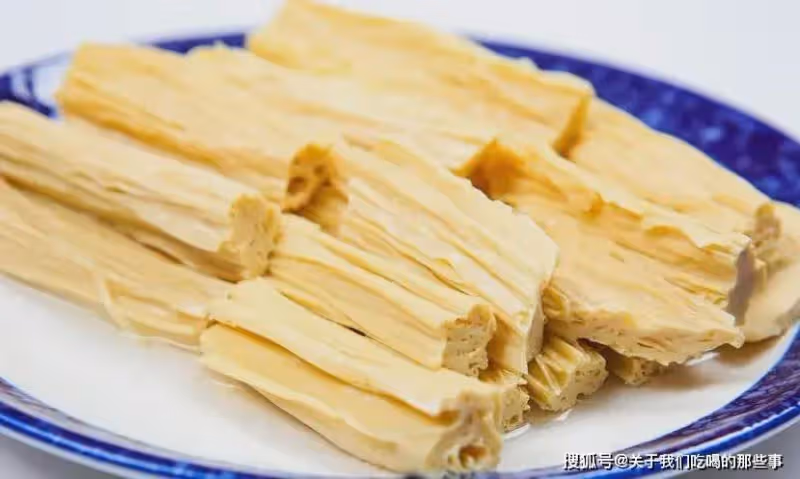 飯店泡腐竹的「3個妙招」，10分鐘完全泡發，柔軟不夾生，太實用了