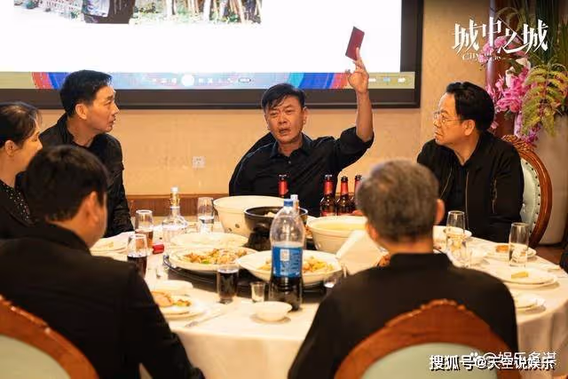 《城中之城》看到吳顯龍跳樓謝志遠入獄,才知趙輝全身而退有多精明