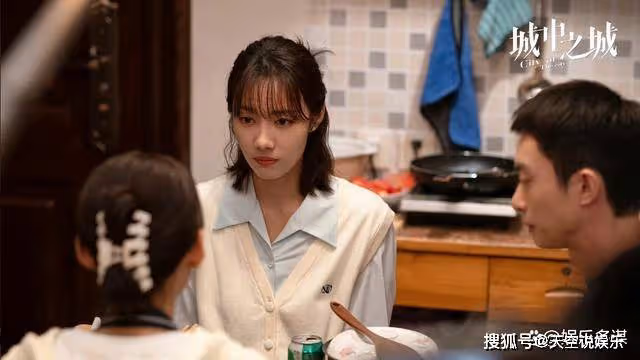 《城中之城》看到吳顯龍跳樓謝志遠入獄,才知趙輝全身而退有多精明