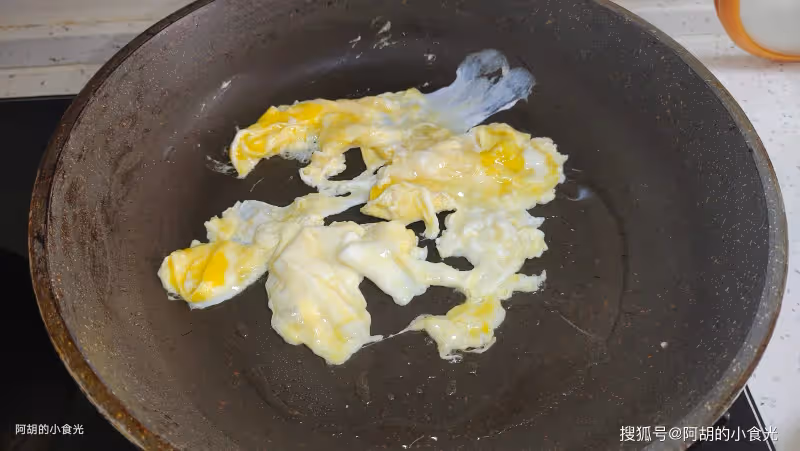 雞蛋和它絕配,不愧是蔬中天然葉酸!做一份鍋貼,香脆營養,一口一個超滿足
