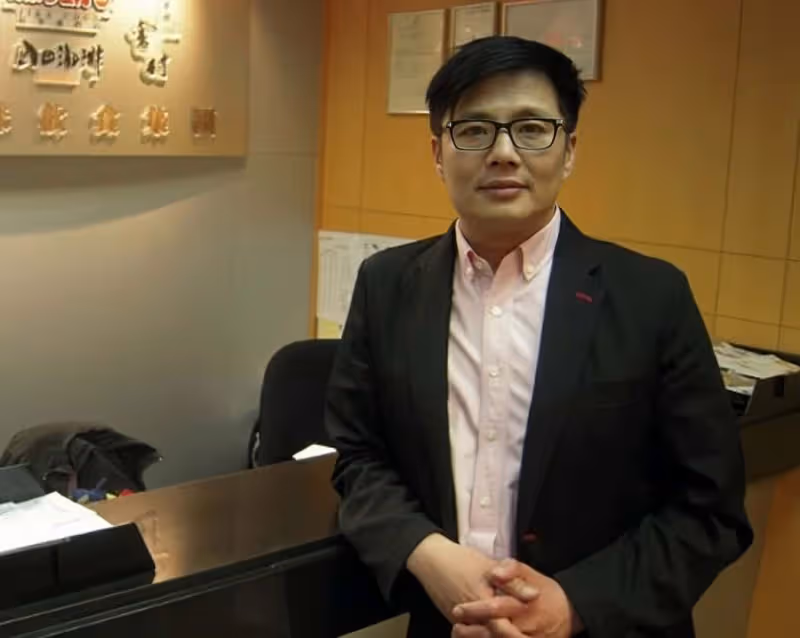 突傳死訊!TVB前主持人患胰腺癌離世,遠赴國外接受幹細胞治療