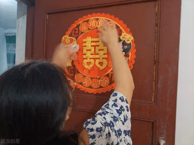 5旬大姐5年前好心借給親戚3萬元，現在親戚卻賴帳不還錢，太氣人