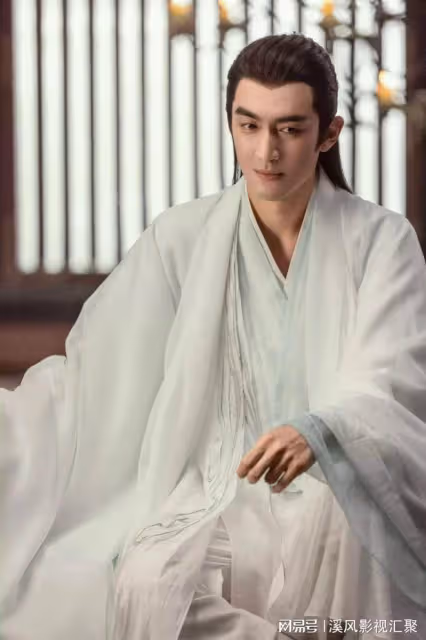 同樣是演上古神君，對比林更新和高偉光，才明白什麼是丰神俊朗！