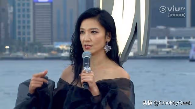 不愧是一代性感女神,48歲林熙蕾秒了金像獎全場女星!