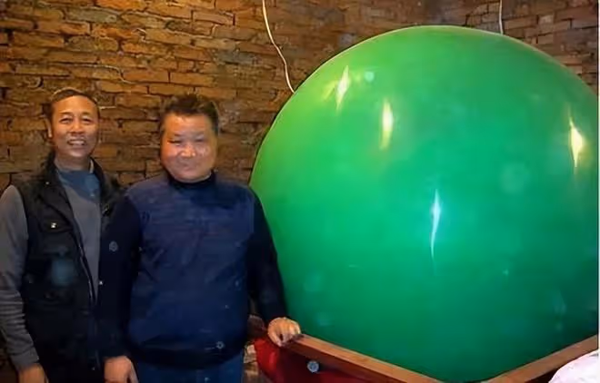 陝西男子挖到6噸重夜明珠,專家估價22億,為何卻成為公園路燈?