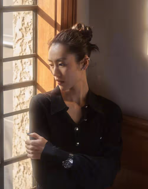 奔四的女人,少穿衛衣配牛仔褲,學學劉雯這樣穿,太好看了