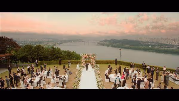 盤點《淚之女王》12彩蛋!致敬N部夯劇超狂 沙發抱「5分鐘」藏深意