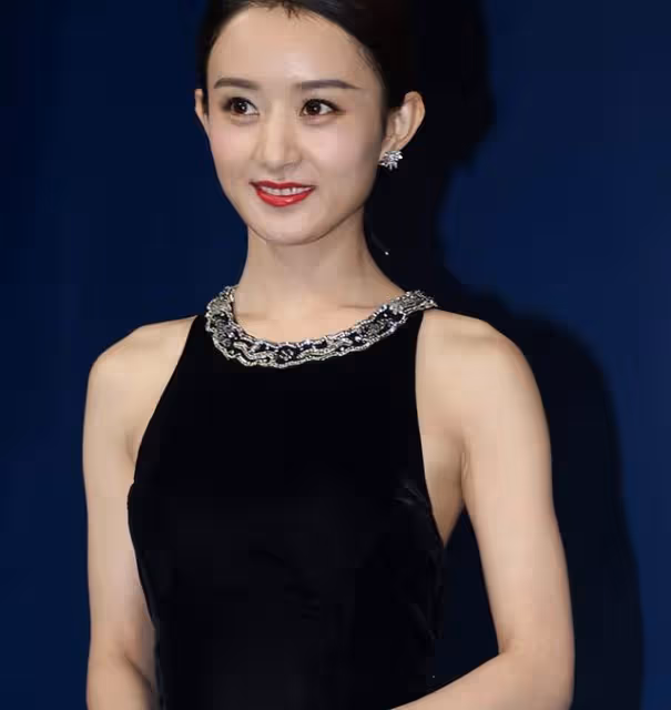 《醬園弄》導演陳可辛上門邀請趙麗穎,她立馬想到謝娜,原因超搞笑