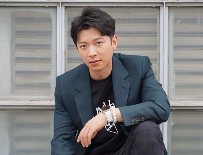 恭喜！TVB帥氣型男迎來新戀情，自曝隨時和圈外女友閃婚