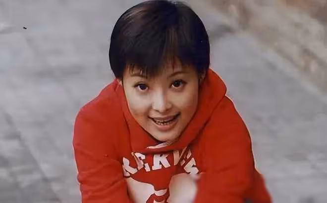 《袁立三婚選擇窮詩人，12年相伴究竟何因？》