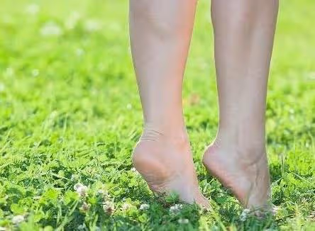 每天堅持「踮腳」的人,最後都得到了什麼?為健康值得一看