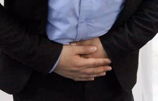 排尿時發現尿液太黃、味道還大?或是身體在提醒你要注意幾件事了
