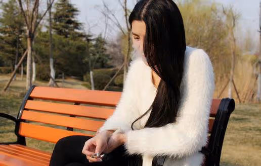 女人晨起後,若喜歡做4件事,可能更年期會提前