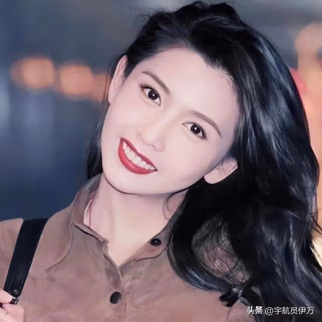 「性感玉女」邱淑貞：身材傲人得王晶偏愛，如今嫁富豪成人生贏家