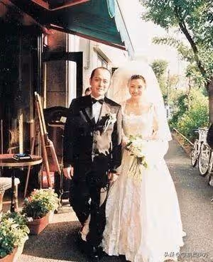 「性感玉女」邱淑貞：身材傲人得王晶偏愛，如今嫁富豪成人生贏家