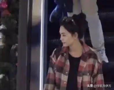 「性感玉女」邱淑貞：身材傲人得王晶偏愛，如今嫁富豪成人生贏家