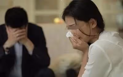 往後餘生我和月子仇過,你和你媽過,我們離婚吧