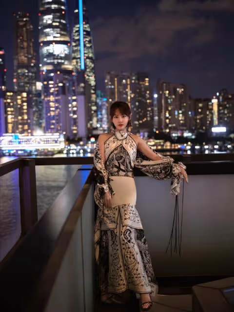她是方中信的"舊愛",杜淳的前女友,如今36歲被老公寵成公主