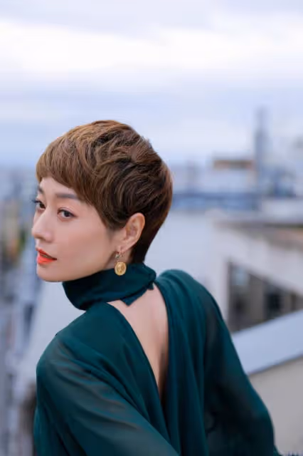 奔四的女人，儘量不要短袖配牛仔褲，學馬伊琍這樣穿，誰穿誰好看