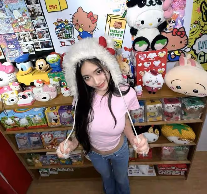 小S二女兒曬美照，16歲Lily長成小辣妹，穿露腰裝大方秀出好身材