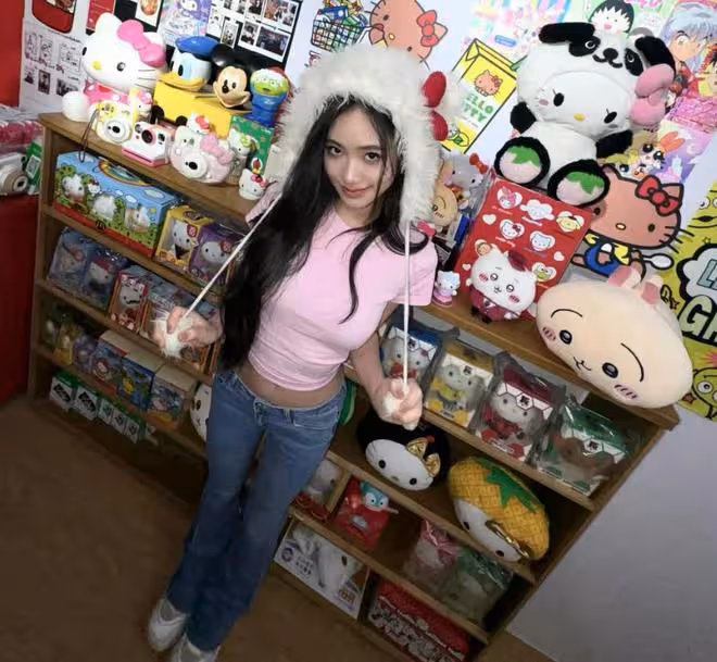 小S二女兒曬美照，16歲Lily長成小辣妹，穿露腰裝大方秀出好身材
