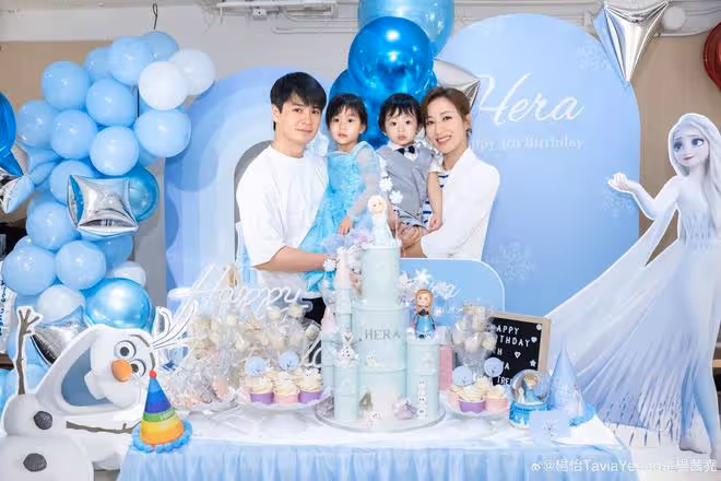 楊怡曬全家福慶女兒滿4歲,珍珠像媽媽超漂亮,弟弟似翻版羅仲謙