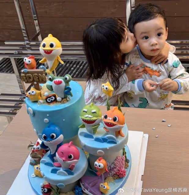 楊怡曬全家福慶女兒滿4歲,珍珠像媽媽超漂亮,弟弟似翻版羅仲謙