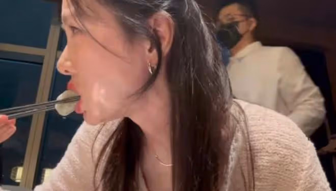 孫藝珍在台北吃小籠包：用筷子夾了46次，一共咀嚼了1153次