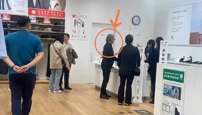 78歲霍震霆買平價衣服問能不能打折，和兒媳婦郭晶晶一樣節儉