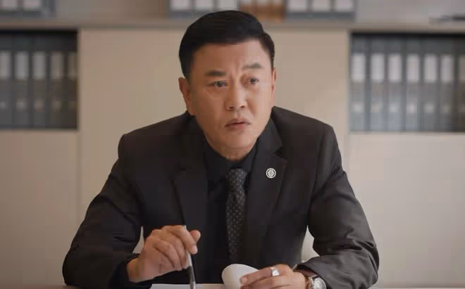 《城中之城》直到周琳成為吳顯龍的人，謝致遠才發現，自己被騙了