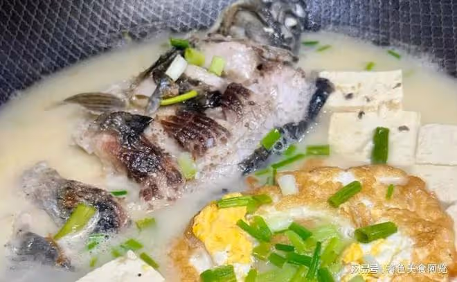 挖到寶了,這款荷包蛋鯽魚豆腐湯太濃香,壓箱底靚湯,營養又嫩鮮
