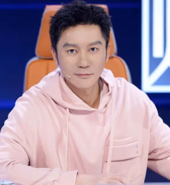 李晨搞笑挑戰張元英轉圈,網友笑稱:你是來搞笑的嗎?