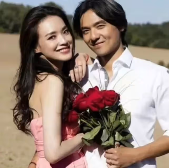 馮德倫紙戒求婚舒淇引熱議:真情無需豪華包裝