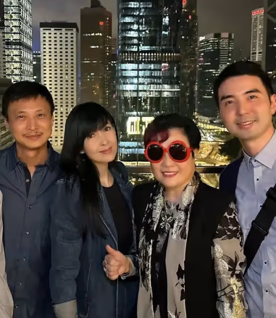 周慧敏倪震同框破離婚傳聞,愛情長跑引網友熱議不斷