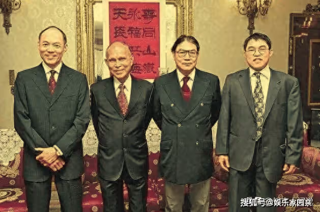霍震霆現身哈爾濱買平價衣服!詢問可否打折,成功被郭晶晶影響