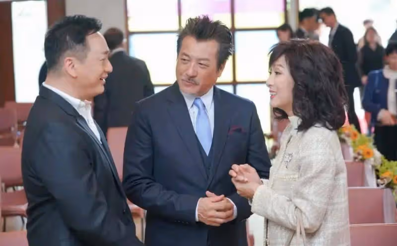 五次飾演情侶！TVB兩位知名老戲骨新劇終於成夫妻，《絕代雙驕》首次合作