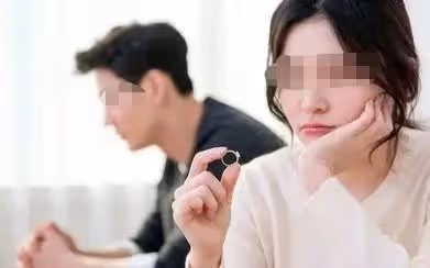 進入了離婚冷靜期,他依然在聊騷,還假裝想復合,真是噁心透頂