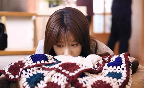 公公出軌,婆婆帶全家人捉姦,見到小三兒媳怒了:公公你不是人