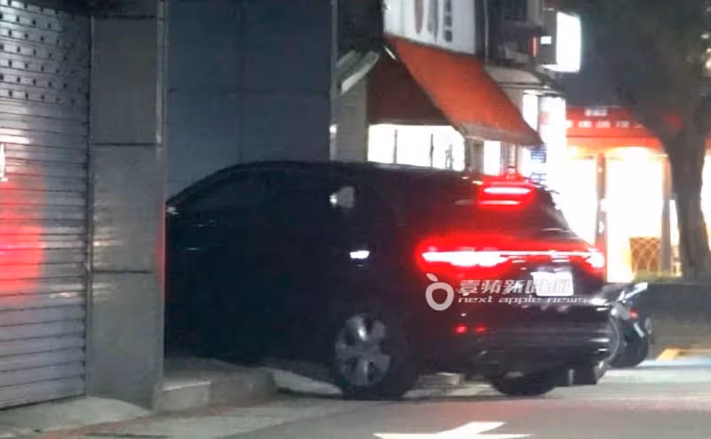 壹蘋10點強打｜陳美鳳LV青春裝減齡20歲跑趴　384萬保時捷送出豪宅（狗仔直擊）
