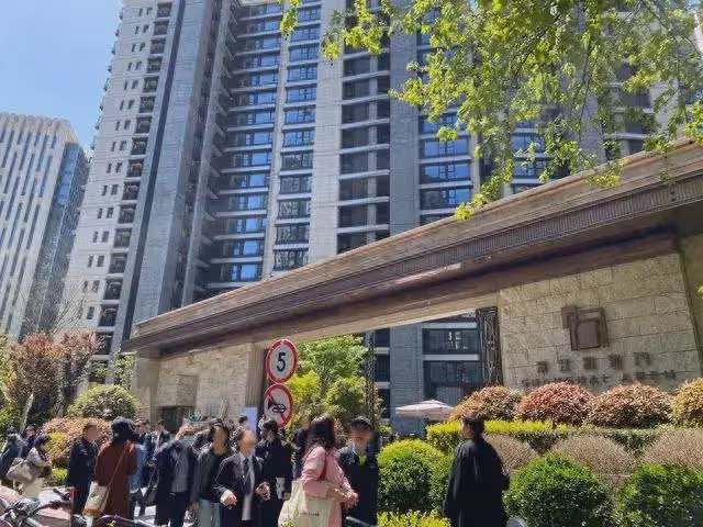 上海豪宅秒空!1.1億樓王開盤即售罄引網友熱議:貧富差距加大了