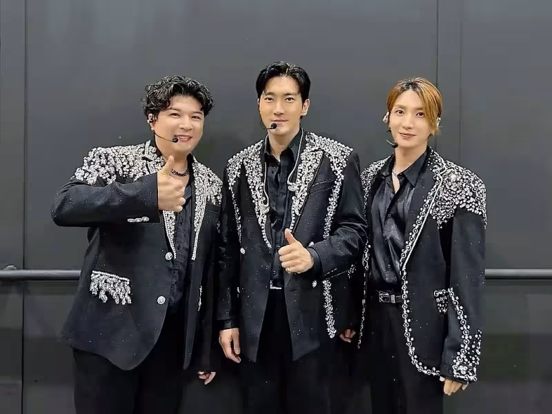 SJ希澈睽違6年登寶島嗨喊「台灣好久不見」　保母車上1舉動讓始源搖頭