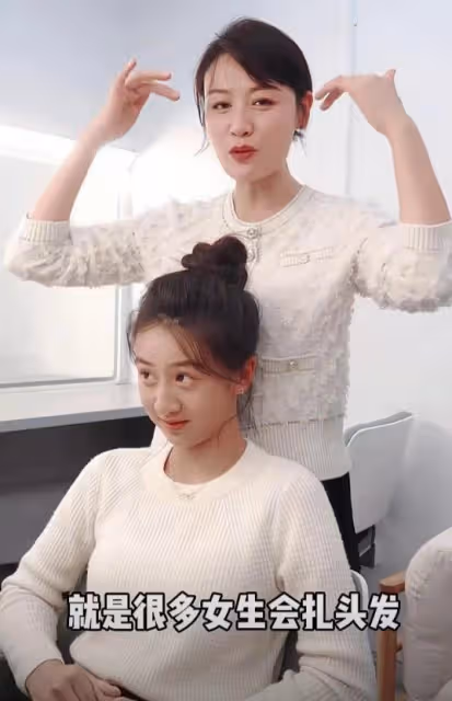 葉一茜給女兒剪劉海，16歲森碟長成大姑娘模樣，漂亮精緻美過媽媽