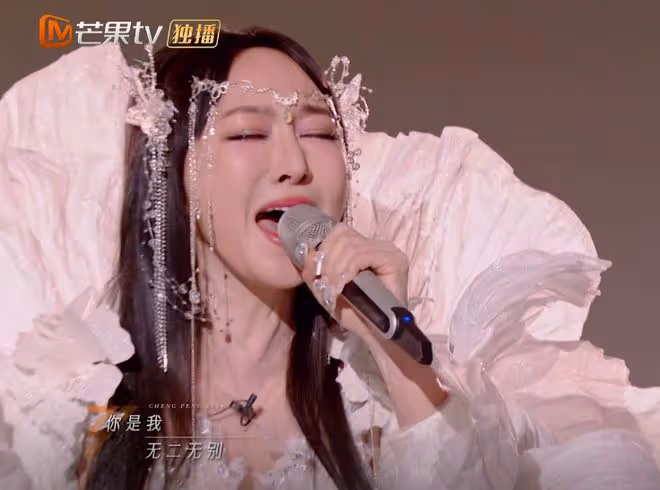 鄭妮可成「香餑餑」，薩頂頂卻沒唱過戚薇：芒果要捧誰一目了然