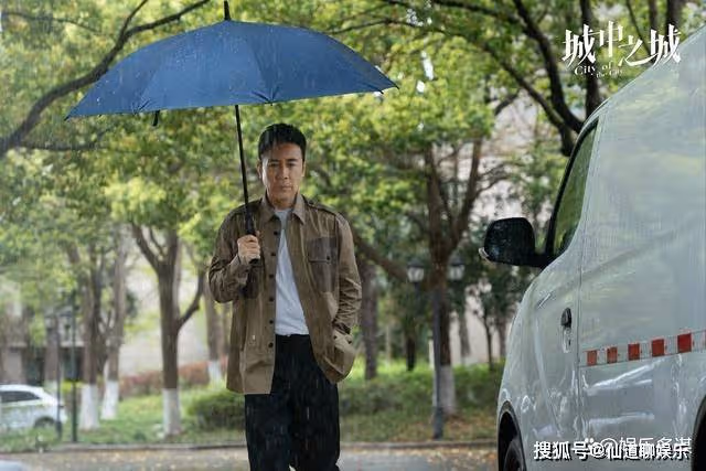 《城中之城》趙輝一招重新贏回周琳,蘇見仁成徹頭徹尾車底戰神