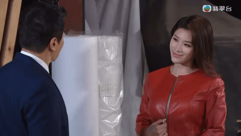 TVB火辣小花靠身材上位!倒牛奶濕身,讓男拍檔當場流鼻血!