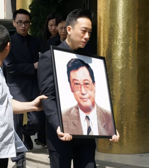 懷念!TVB主持人患血癌離世16周年,徒弟曝其墳墓將遷至美國