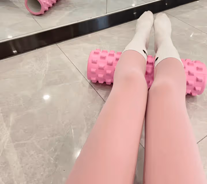 身材如此火辣,她是怎麼做到的?答案竟在這條粉色瑜伽褲中!