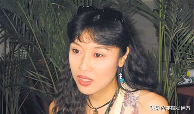 我國首位變性人：隱瞞身份嫁大32歲富商，丈夫臨終拆穿，如今怎樣