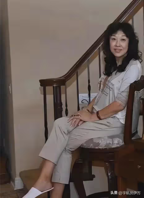 我國首位變性人：隱瞞身份嫁大32歲富商，丈夫臨終拆穿，如今怎樣