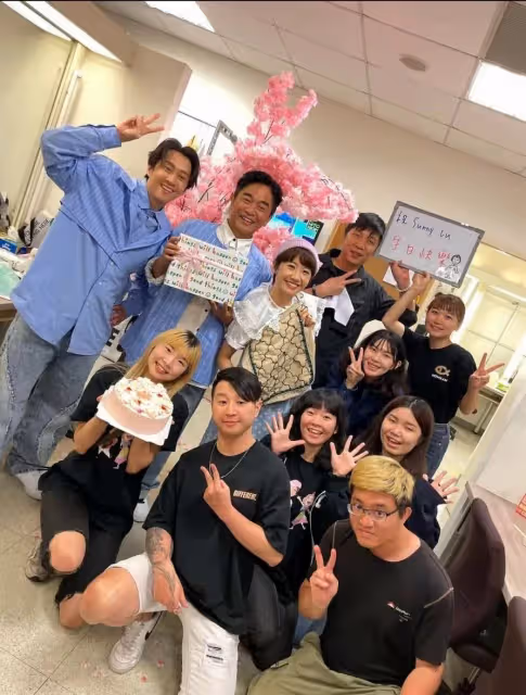 LuLu驚喜慶33歲生日　櫻花樹下梳化超拉風